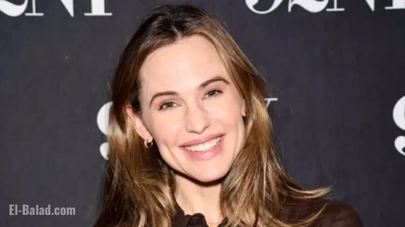 Jennifer Garner Recommends Serum that Stimulates Hair Growth at 53