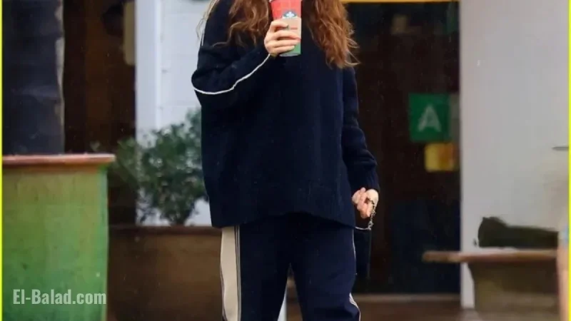 Ashton Kutcher and Mila Kunis Enjoy Coffee Outing in Los Angeles
