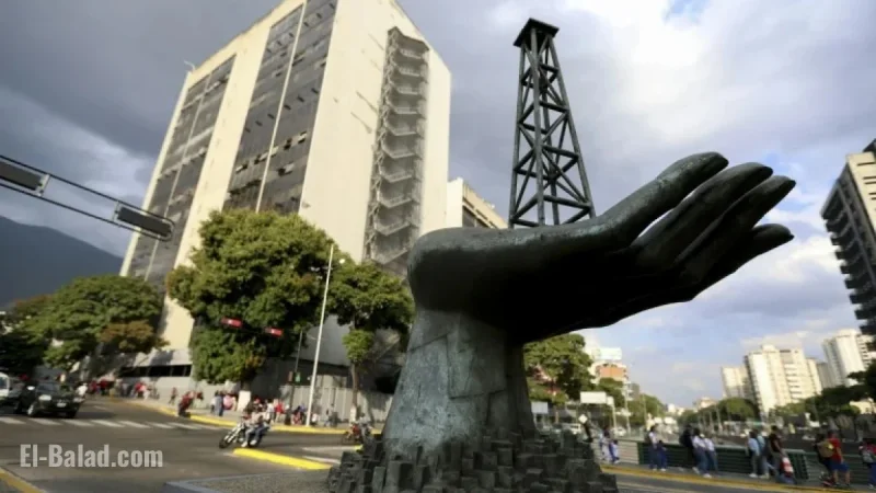 Chevron Boosts Dow to Record Amid Venezuela Oil Market Shifts