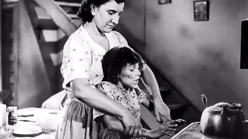 Actress Who Played Aurore in Original Film Passes Away
