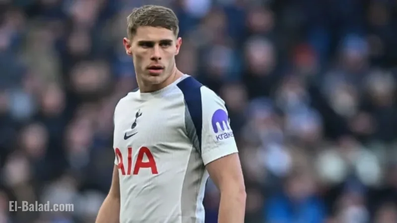 Barcelona Eyes Tottenham’s Van de Ven Amid Transfer Rumors
