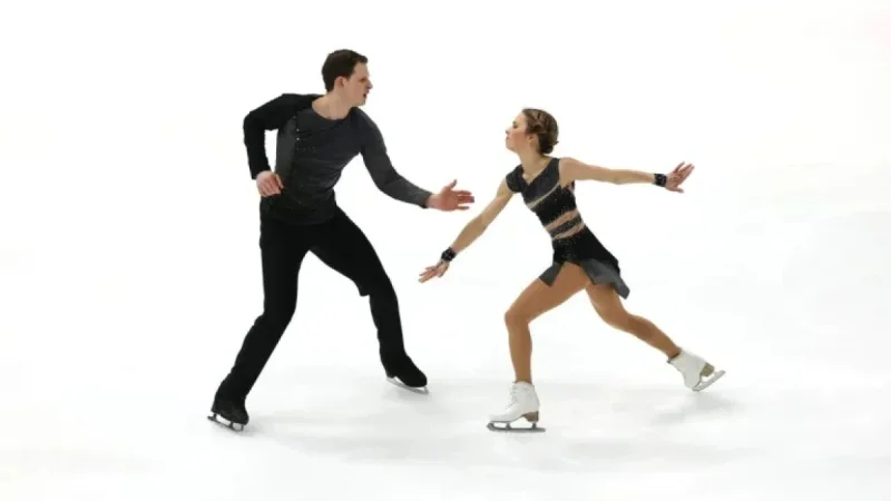 Top U.S. Figure Skating Pair Ineligible for Olympics