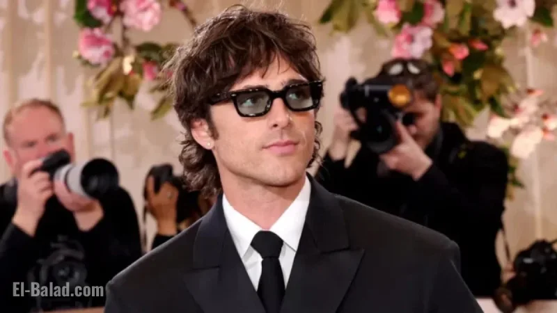 Jacob Elordi Shines in Retro Shades at Golden Globes Red Carpet