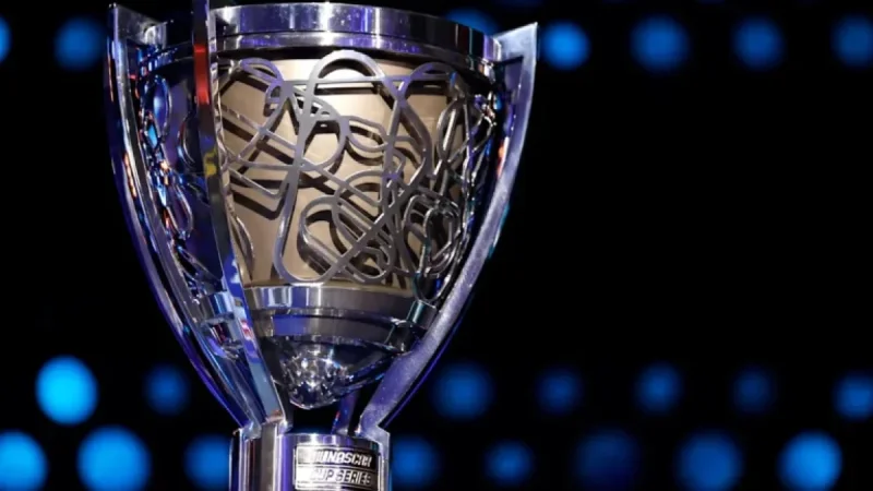 NASCAR Reinstates Original 10-Race Chase in Playoff Format Shift