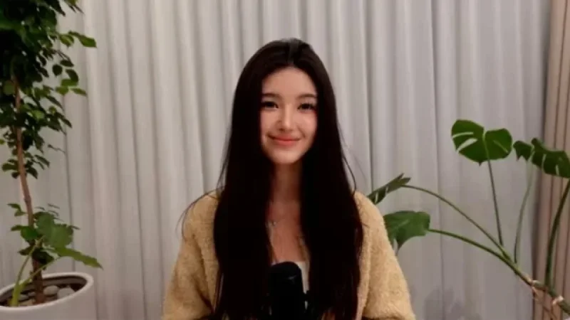 Danielle, Former NewJeans Member, Shares Her Story Live