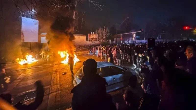 Iran Vows Preparedness for War Amid Ongoing Protests