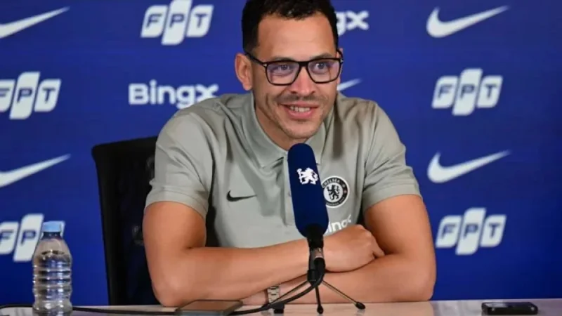 Liam Rosenior Reveals Chelsea Squad Updates Before Arsenal Clash