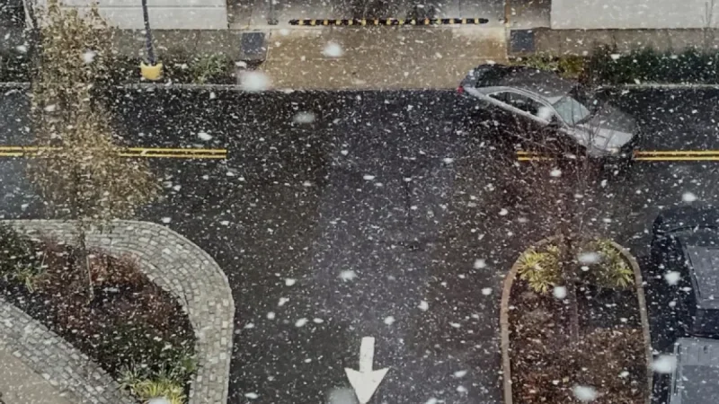 NYC Braces for Snow: Sunday Commute Disruptions, More Expected Thursday