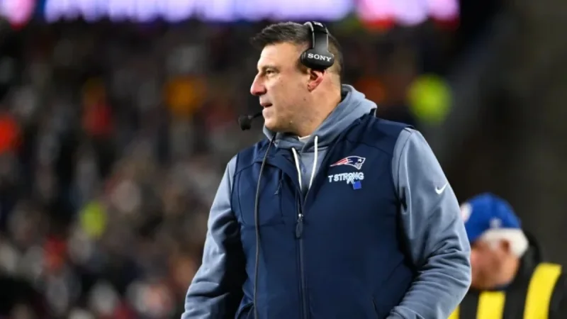 Patriots’ Mike Vrabel Reacts to Dominant Playoff Victory