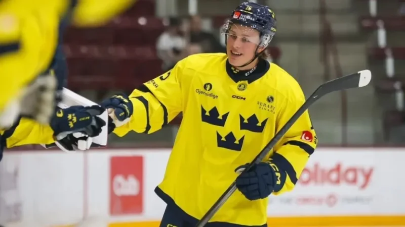 Stenberg Leads Central Scouting International Rankings for 2026 NHL Draft
