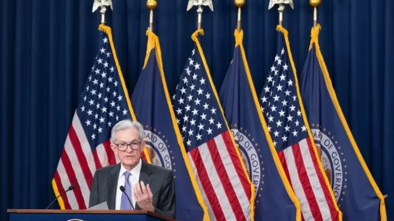 Stock Futures Fluctuate, Dollar Dips as Fed Chair Powell Investigated