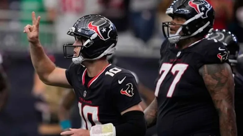 Texans’ Davis Mills Heads to Pittsburgh for Playoff Game After Personal Delay
