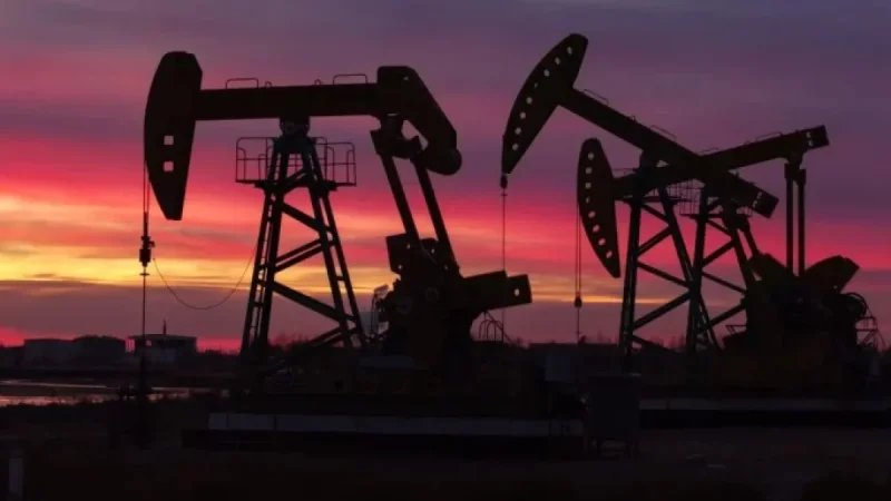 Analysts Warn Oil Price Shock Could Disrupt Markets and Economy