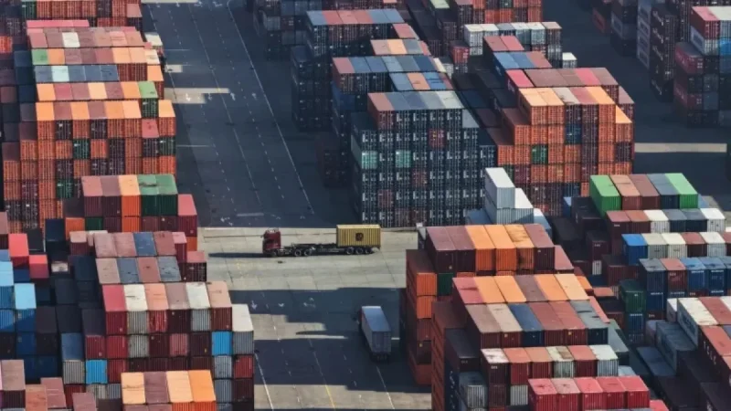 China’s Trade Surplus Soars 20% to Record $1.2 Trillion Despite Tariffs