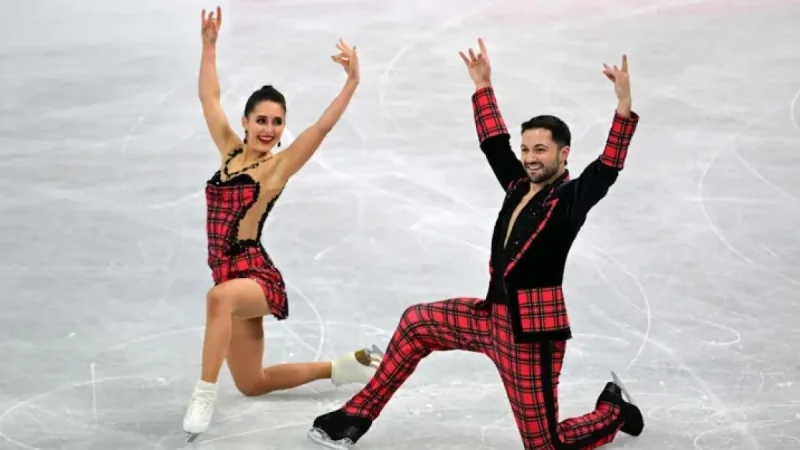 Lilah Fear, Lewis Gibson Celebrate British Heritage