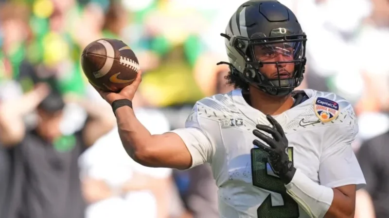 Quarterback Dante Moore Set to Return to Oregon in 2026