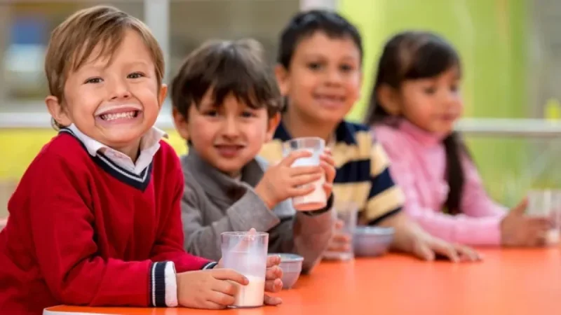 Trump Reverses Obama-Era Ban on Whole and 2% Milk in Schools