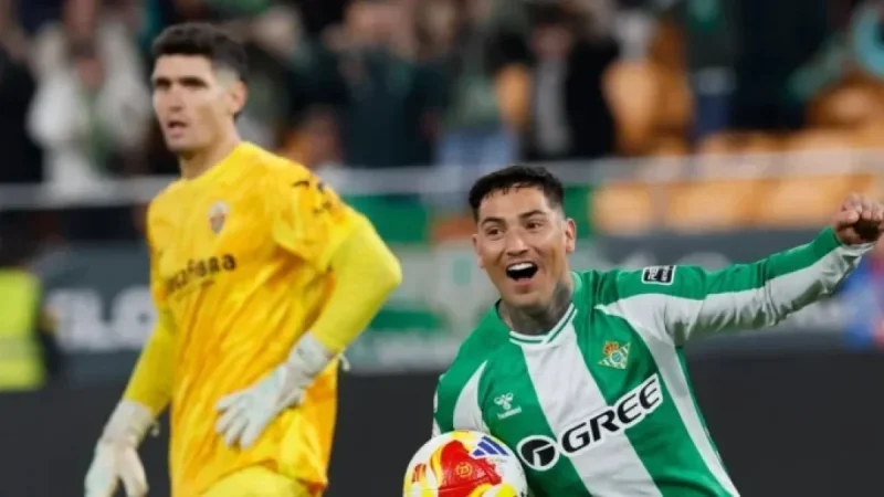 Chimy Emerges as Unexpected Hero: Betis Defeats Elche 2-1