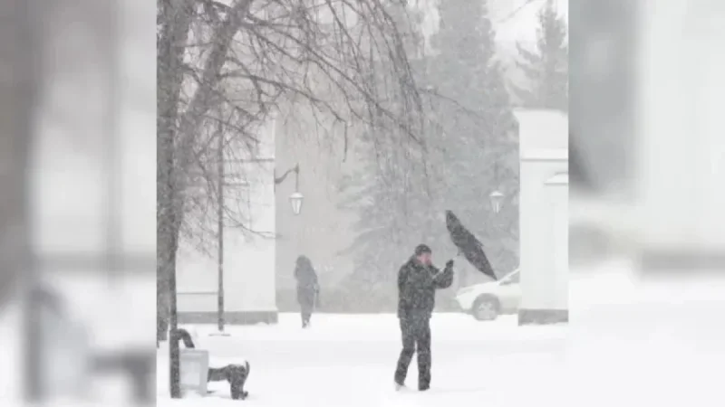 High Winds of 100 km/h Sweep Sask., Temperatures Normalize