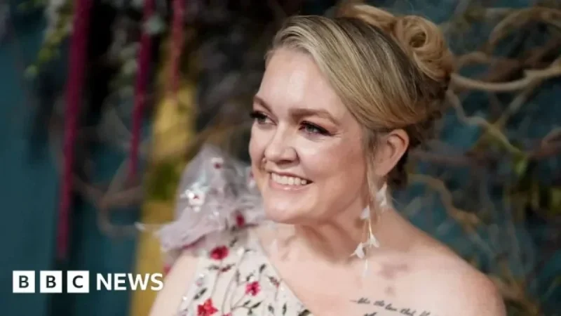 “It Ends With Us Author Announces Successful Cancer Treatment”