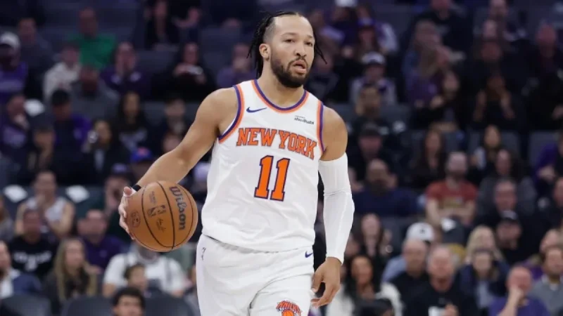 Jalen Brunson Exits Game Early Due to Ankle Injury