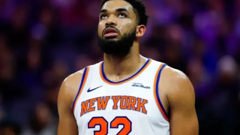 Mike Brown Criticizes Karl-Anthony Towns’ Lazy Play in Knicks Loss