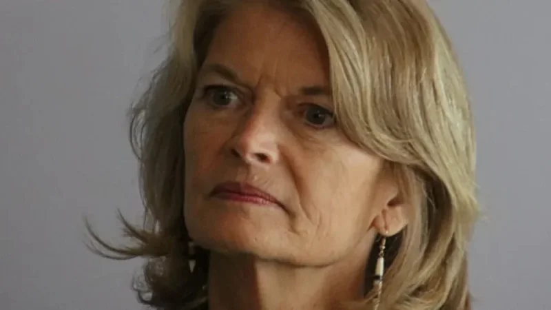 Trump Criticizes Murkowski, Republicans for Limiting His Venezuela Authority