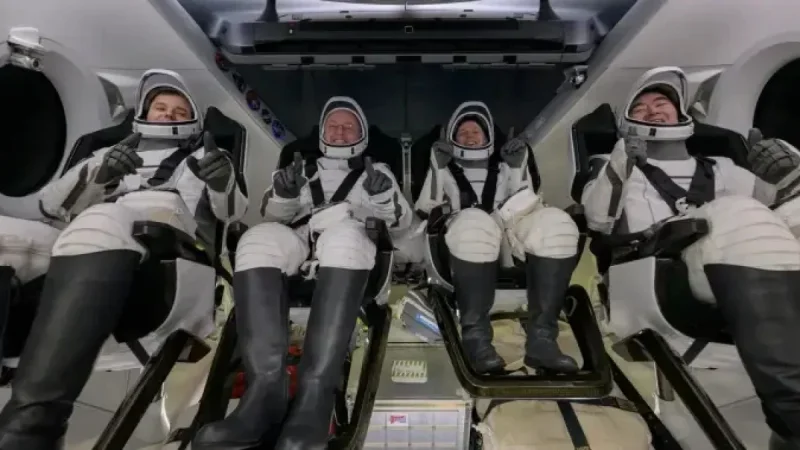 NASA Successfully Executes First Medical Evacuation as Sick Astronaut Returns