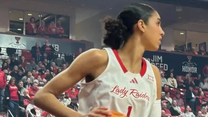 Lady Raiders Trail Kansas State 30-25 at Halftime