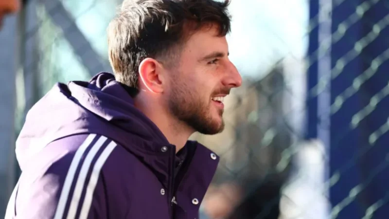 Mason Mount Reunites with Early Ally at Manchester United