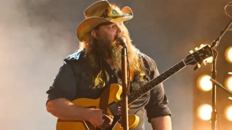 4 Chris Stapleton Songs That Are Lyrical Masterpieces