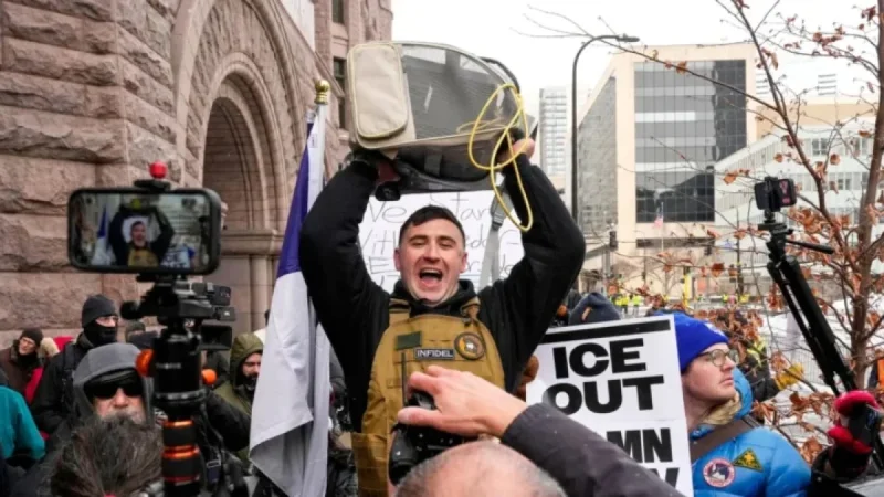Jan. 6 Provocateur Stabbed at Pro-ICE Rally in Minneapolis