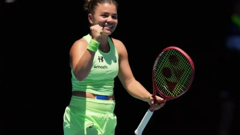 Jasmine Paolini Shines in Australian Open Kickoff with Dominant Performance