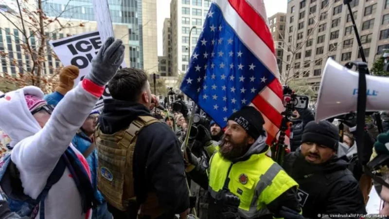 Minneapolis Protesters Confront Far-Right Group in Anti-ICE Rally
