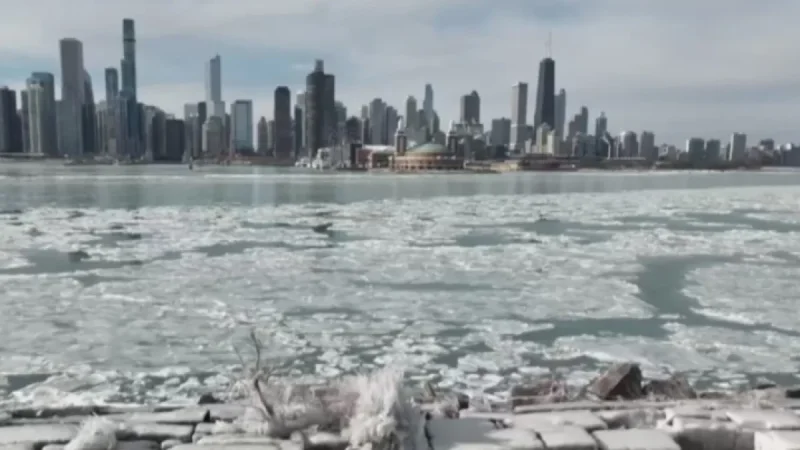 Chicago Issues Warnings as Cold Weather Advisory Takes Effect Monday