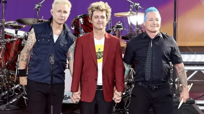 Green Day to Rock Super Bowl LX Pregame in Their Backyard