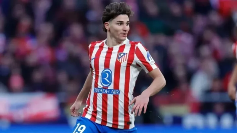 Barcelona Targets Julián Álvarez as Strategic Striker Acquisition