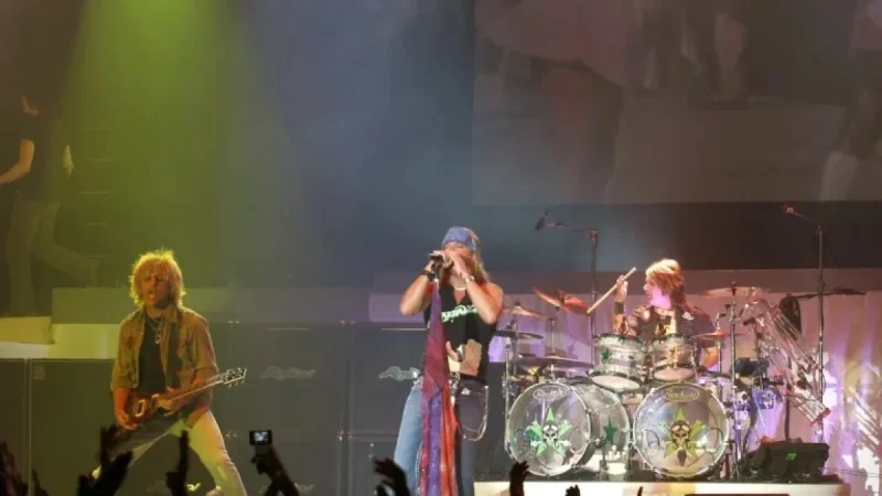 Bret Michaels’ Pay Dispute Halts Poison’s 40th Anniversary Tour