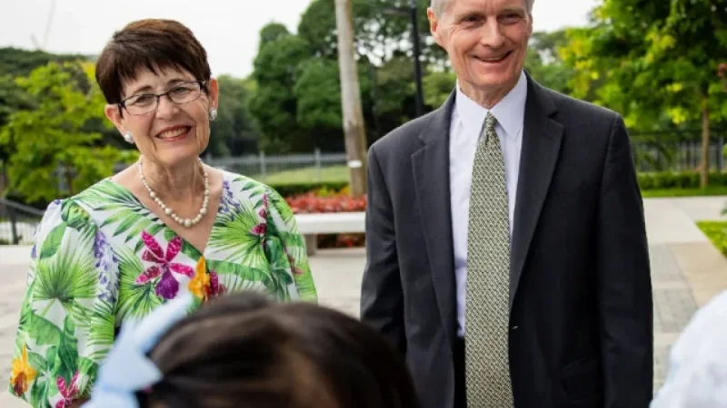 Elder David A. Bednar Dedicates Alabang Temple in the Philippines
