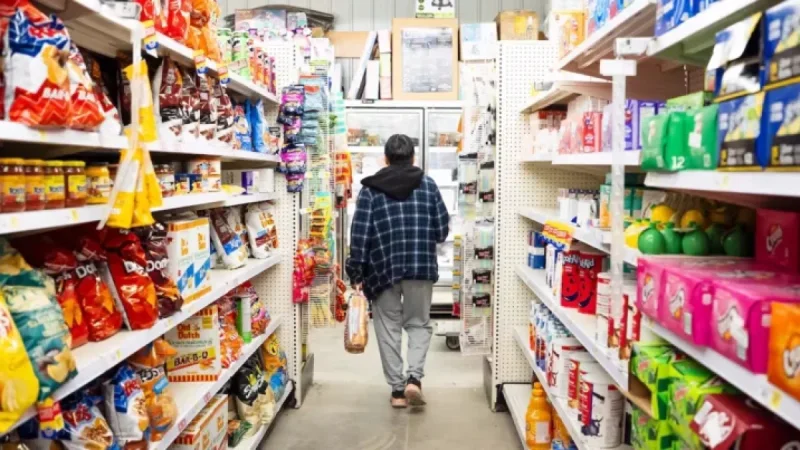 Economists Assert Bank of Canada Unmoved by Surprise Inflation Surge