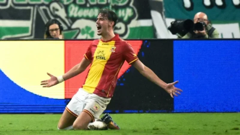 Smit Joins Stoke City in Record-Breaking Transfer