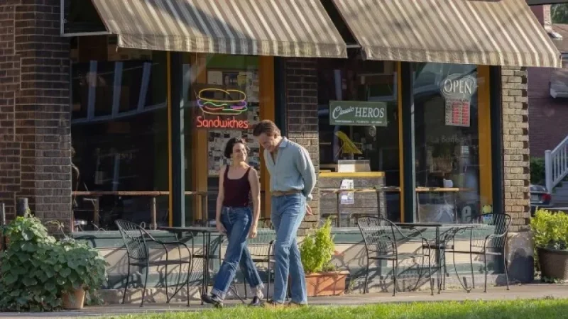 Chris Pine and Jenny Slate Star in Mature Romance Film