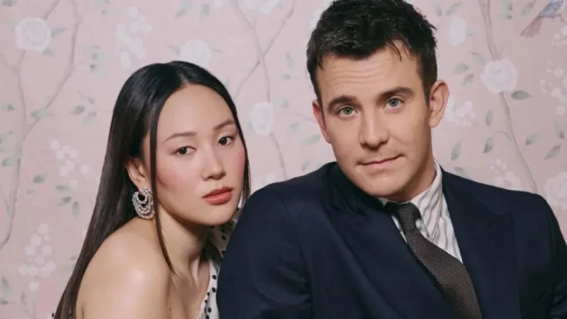 Yerin Ha and Luke Thompson Discuss Bridgerton’s Cinderella-Inspired Romance
