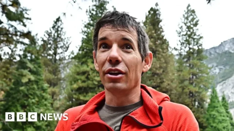 Rain Postpones Climber’s Rope-Free Skyscraper Ascent