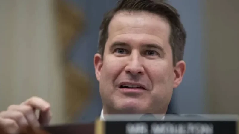 Rep. Moulton Proposes Bill to Defund ICE, Citing Importance