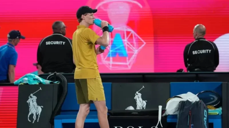 Sinner Advances Despite Heat and Cramps