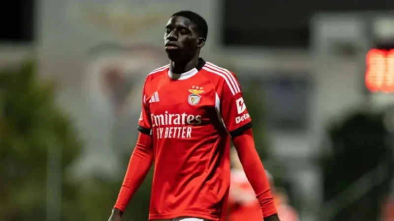 Benfica Reveals Surprising Lineup for Estrela Clash