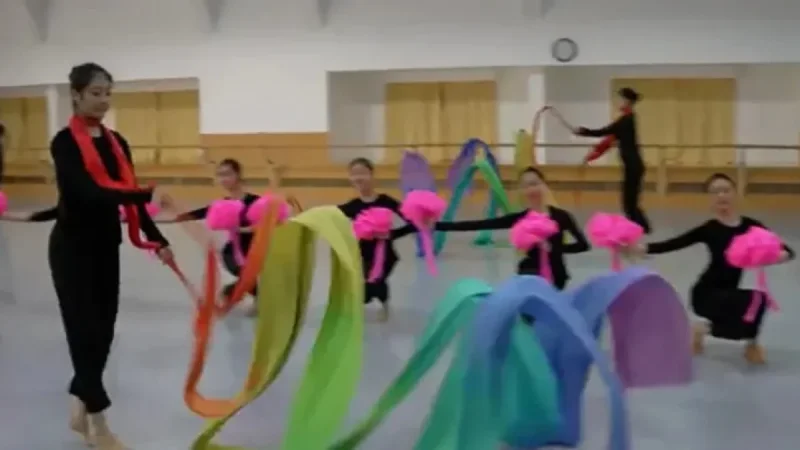 Exploring the Intriguing Behind-the-Scenes of Shen Yun