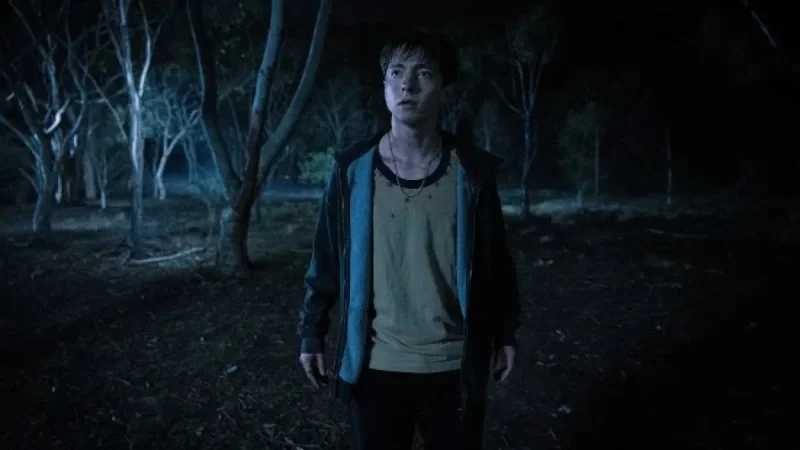 Queer Horror Thrills: Heated Rivalry Meets ‘It Follows’