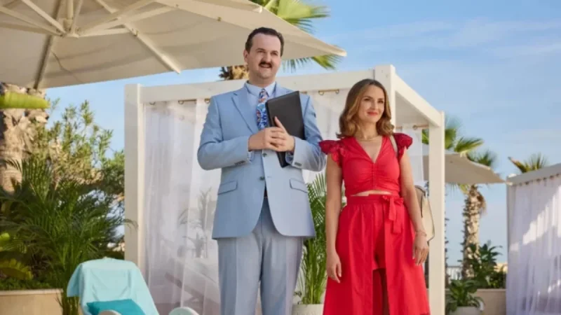 Rachael Leigh Cook Stars in Hallmark’s New Film ‘Caught by Love’